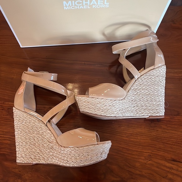 Michael Kors Gabriela Nude Patent Woven Wedge Sandal - Picture 6 of 10